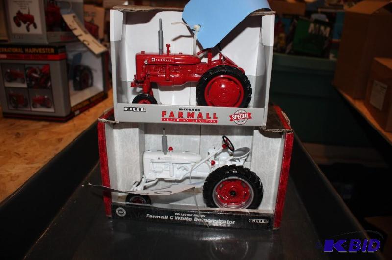 lot 420 image: Collectors Edition Farmall&nbspC White Demon...