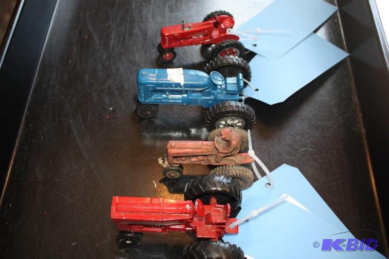lot 459 image: Farmall 300 Tractor and International Tractor...