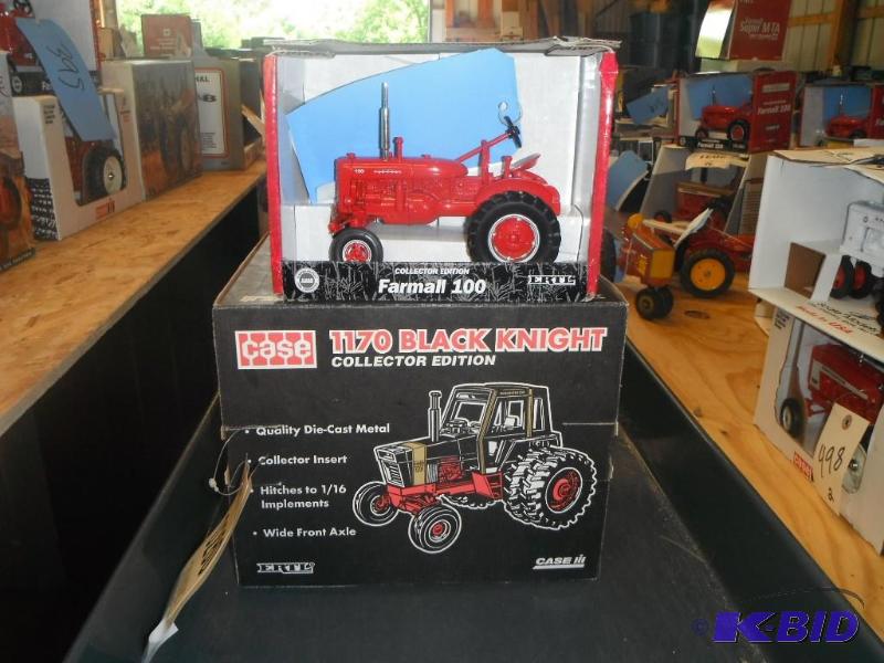 lot 486 image: Collectors Edition Farmall&nbsp100 Tractor a...