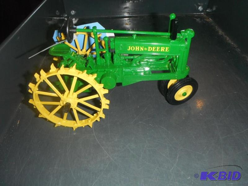 lot 509 image: John Deere Tractor...