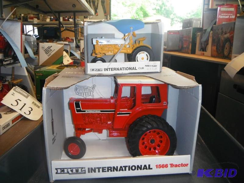 lot 519 image: Special Edition International Cub Tractor and...