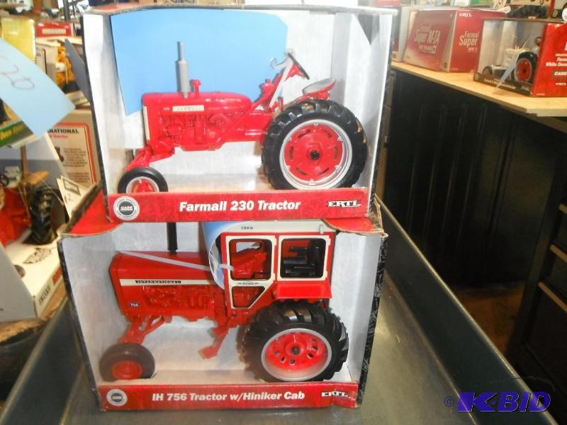 lot 523 image: IH 756 Tractor with Hiniker Cab and Farmall 2...