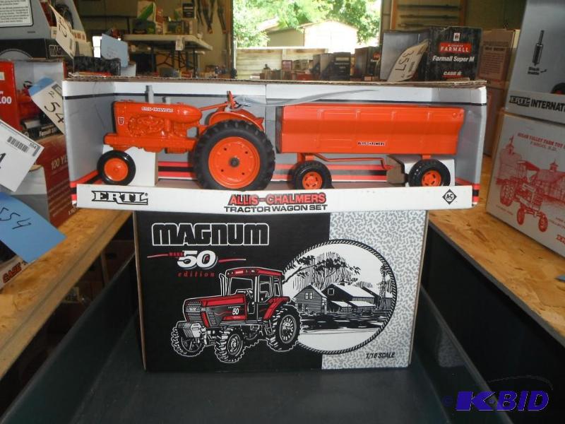 lot 561 image: Magnum Mark 50 Edition Tractor and Allis-Chal...
