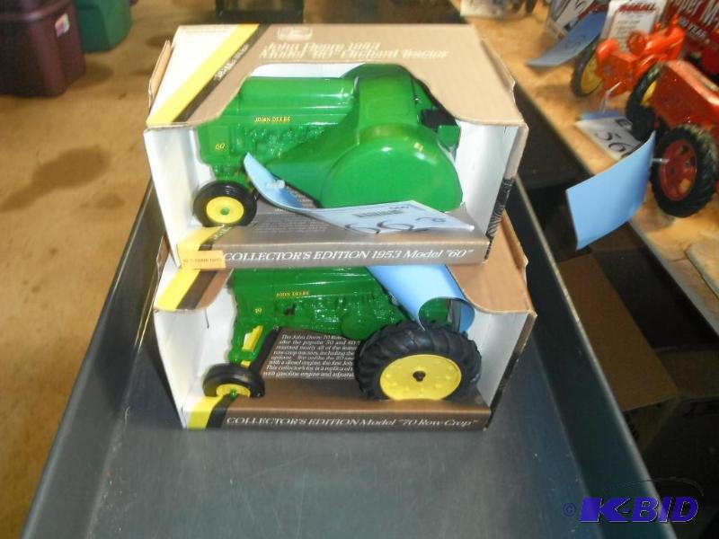lot 566 image: John Deere Collectors Edition 1953 Model 60 T...