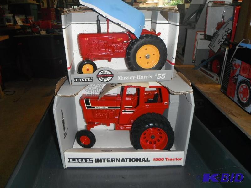 lot 576 image: Special Edition International 1566 Tractor an...