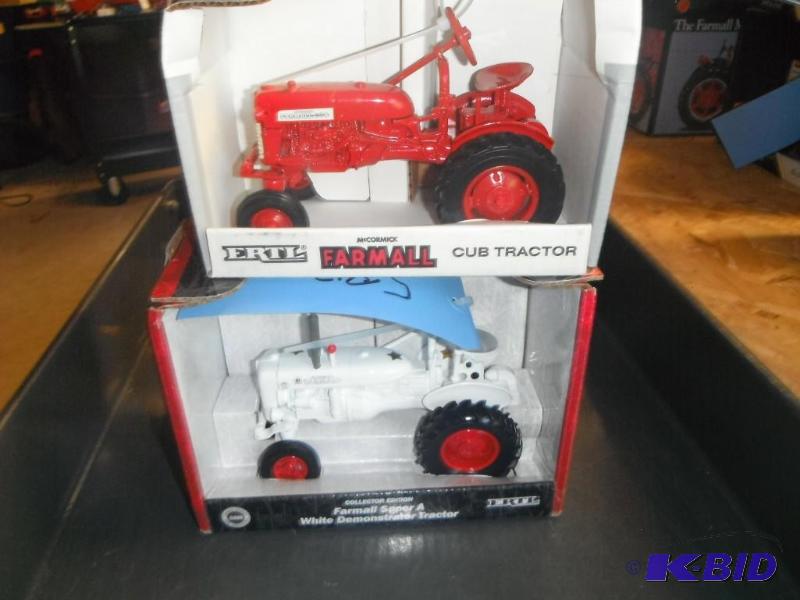 lot 588 image: Collectors Edition Farmall Super A White Demo...
