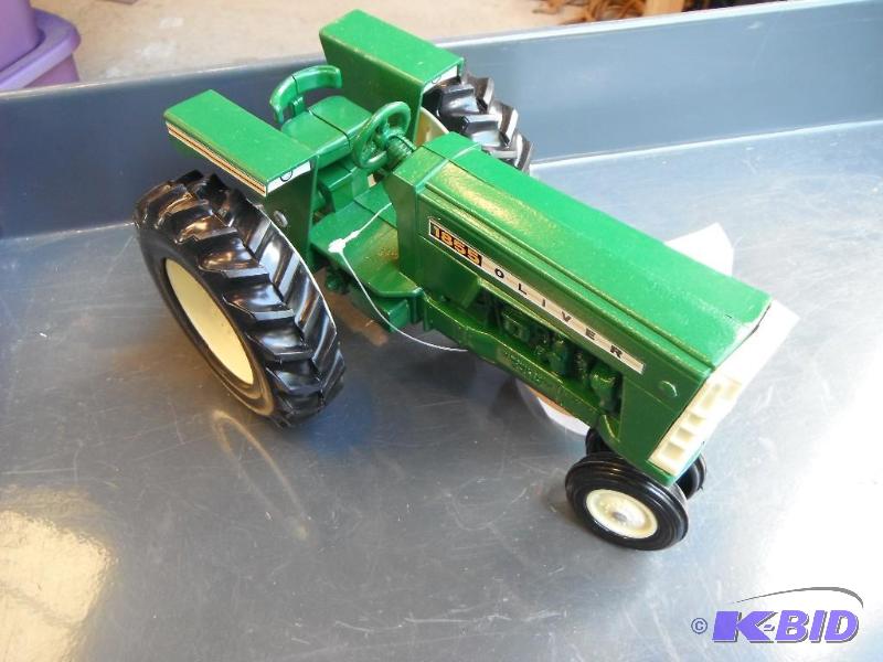 lot 6 image: Ertl Scale Models Oliver 1955 Diecast Tractor...