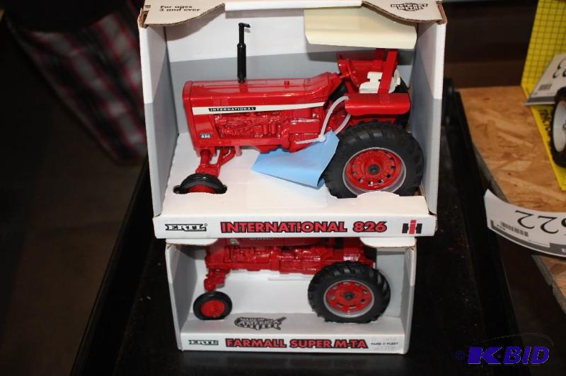 lot 624 image: Farmall Super M-TA Tractor and International ...