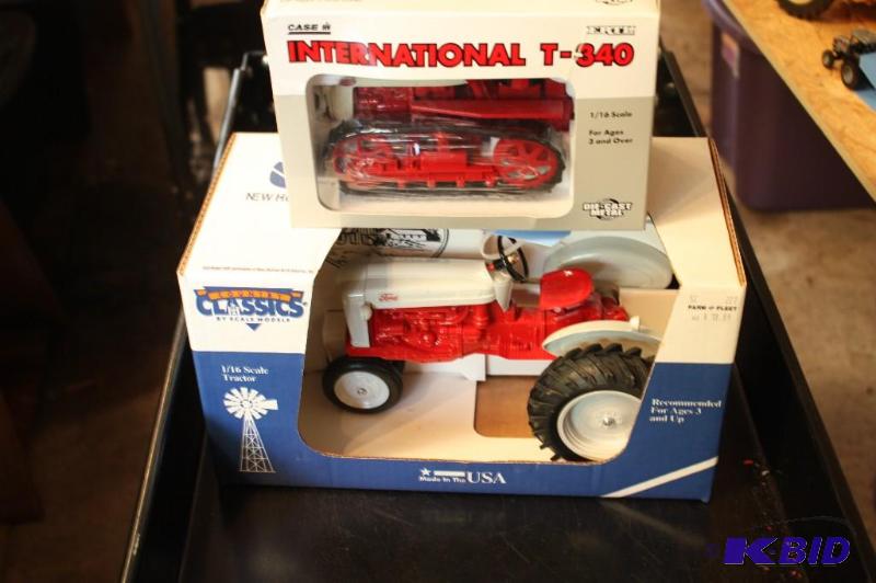lot 643 image: International T340 Tractor and Country Classi...