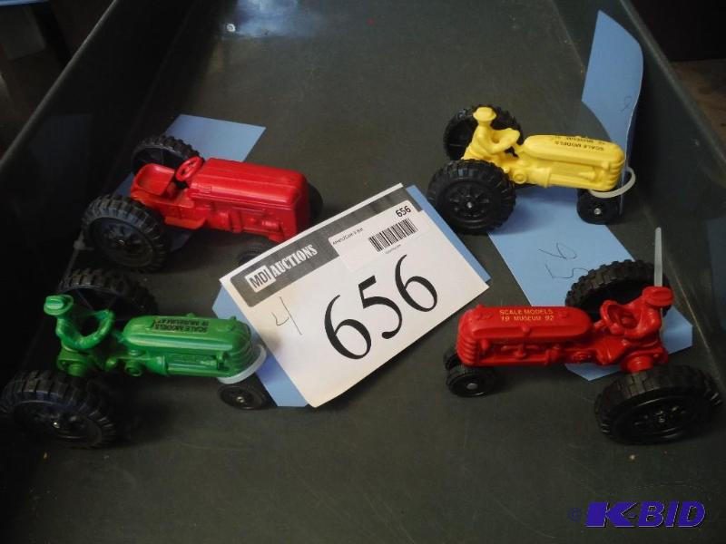 lot 656 image: A Collection of Three Scale Models Museum Tra...