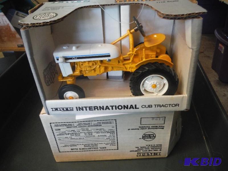 lot 664 image: Collectors Edition Ford NAA Golden Jubilee Tr...