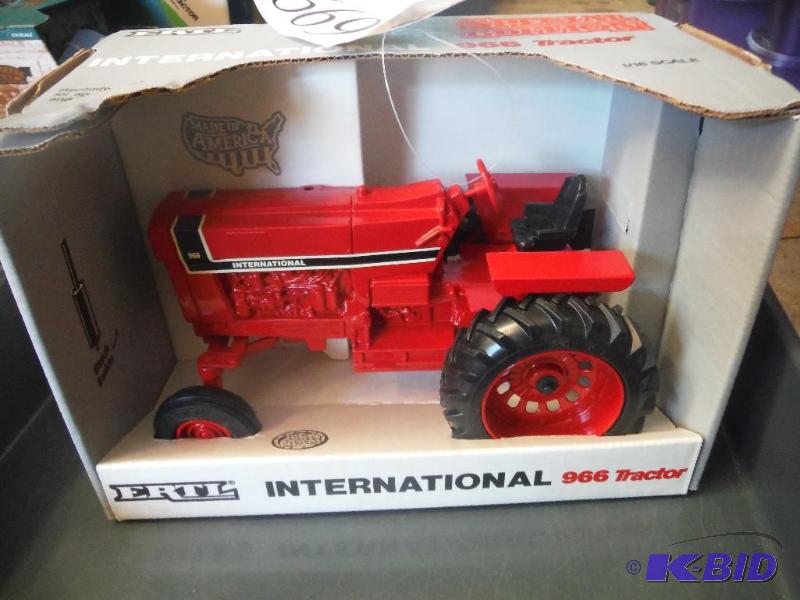 lot 669 image: Special Edition International 966 Tractor...
