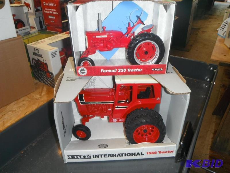 lot 679 image: Special Edition International 1566 Tractor an...