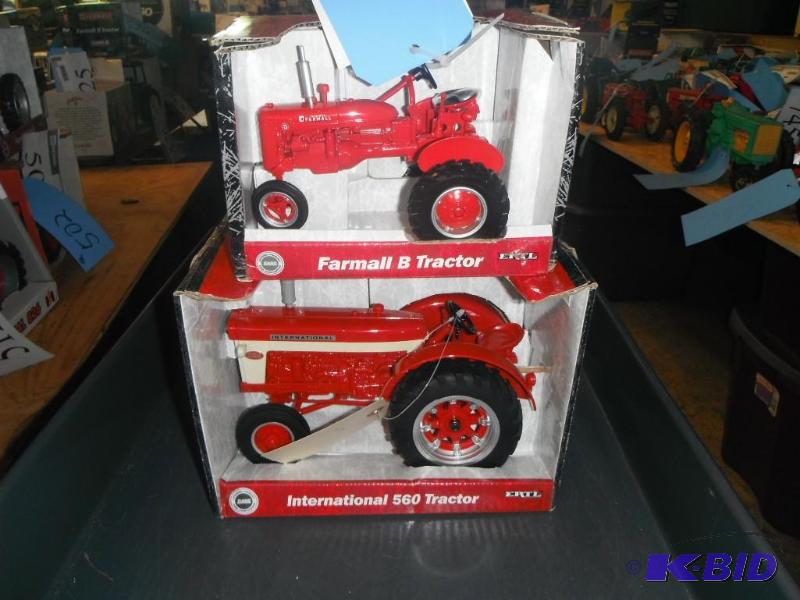 lot 695 image: Farmall B Tractor and International 560 Tract...