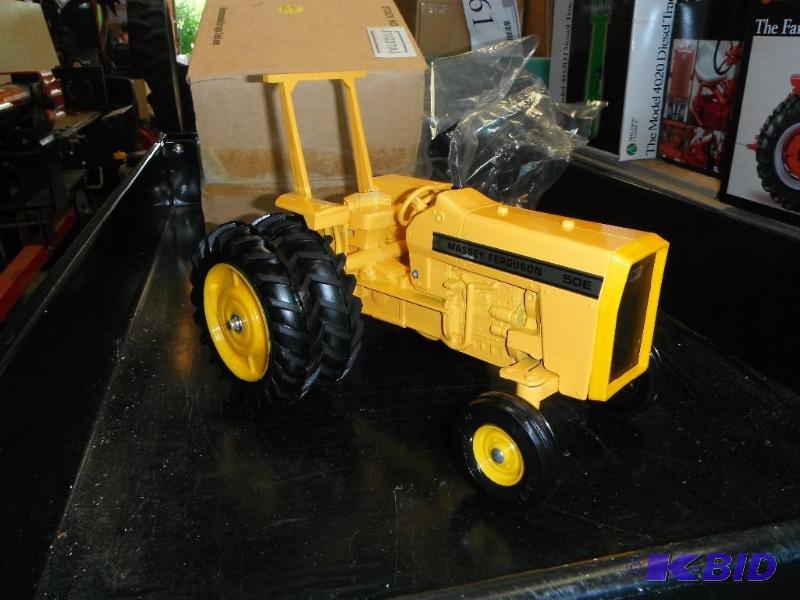 lot 70 image: Massey Ferguson 50E Industrial Tractor 2575&n...