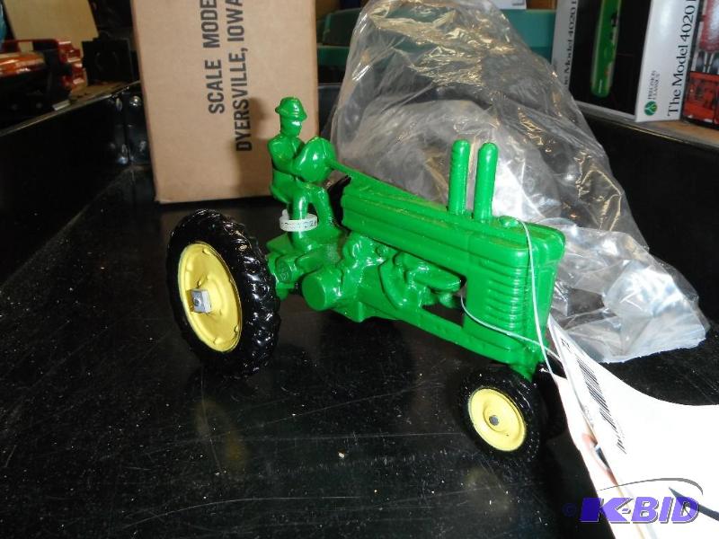 lot 71 image: Green Toy Tractor, Scale Models...