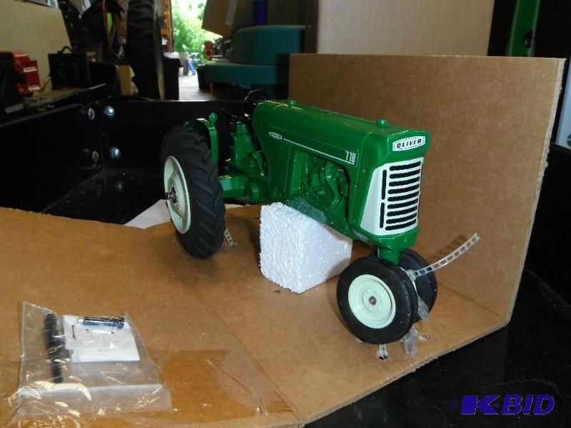 lot 76 image: Oliver 770 Tractor...