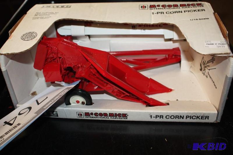 lot 764 image: McCormick International Harvester 1-PR Corn P...