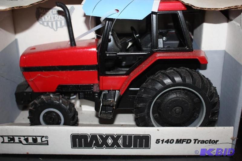 lot 796 image: Special Anniversary Edition Farmall H Tractor...