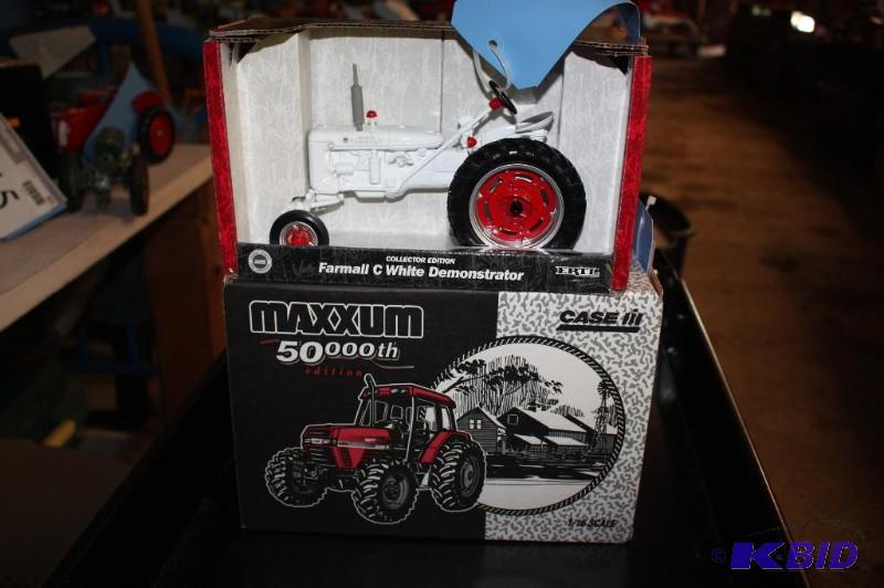 lot 820 image: Maxxum 50000 Edition Tractor and Collectors E...