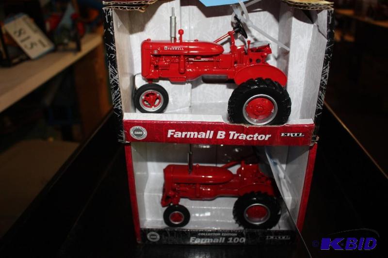 lot 825 image: Farmall B Tractor and Collectors Edition Farm...