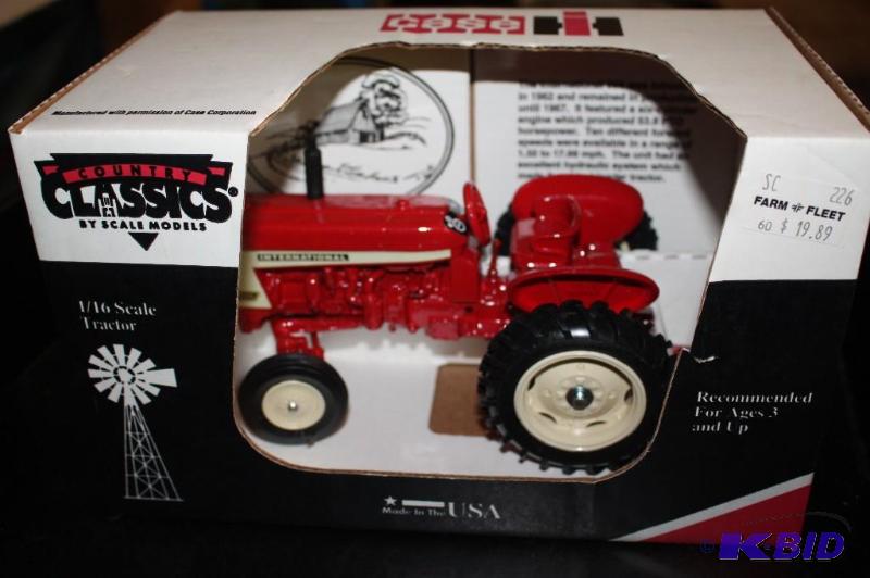 lot 829 image: International 606 Tractor...