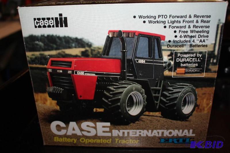 lot 830 image: Case International Battery Operated Tractor...