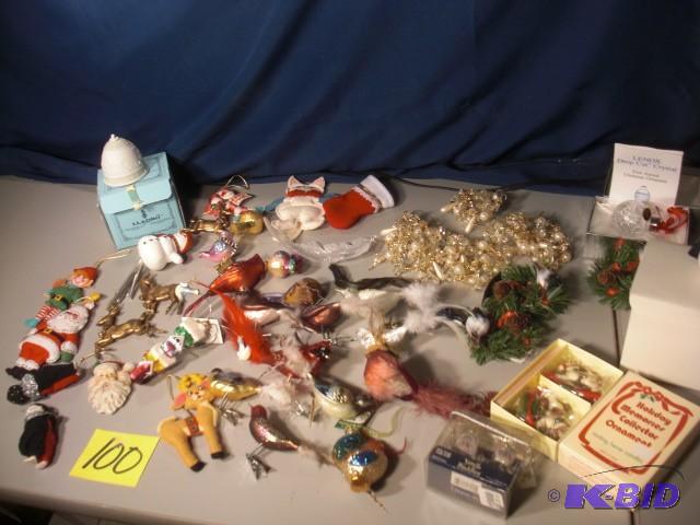 Large lot of Christmas Decorations SEE PICTUR...