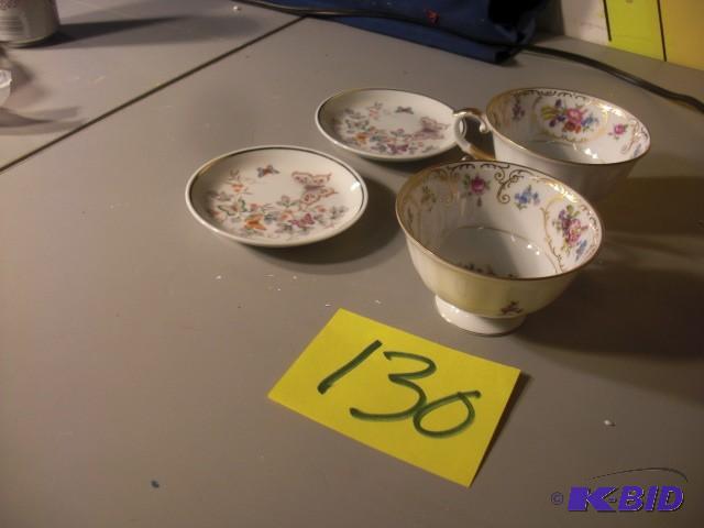2 SMall Hand painted Plates (AVON)  2 Franc...
