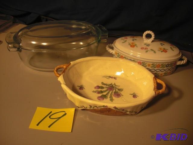 3 Casseroles. 2w covers.. 1 SIGMA, 1 PYREX...