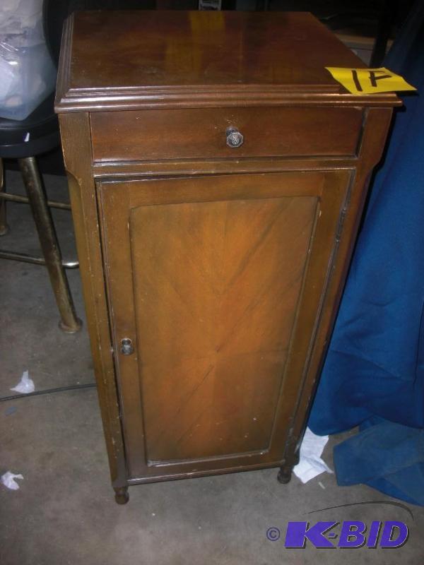 Cabinet wtop that lifts.. Solid wood, like W...