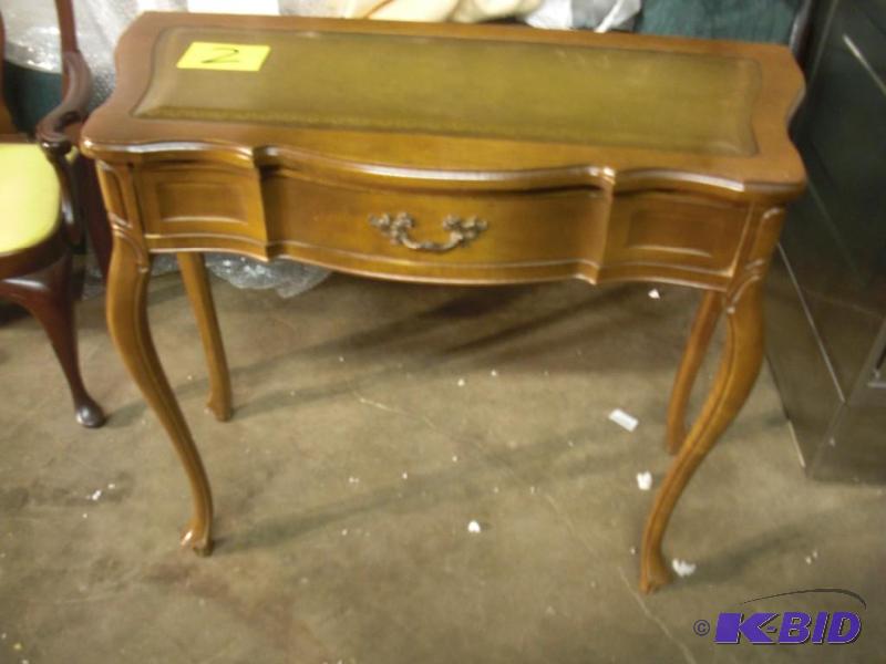 DeskOccassional Table wdrawer.. Leather top...
