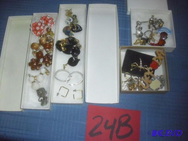 Costume Jewelry, Look at the pictures...
