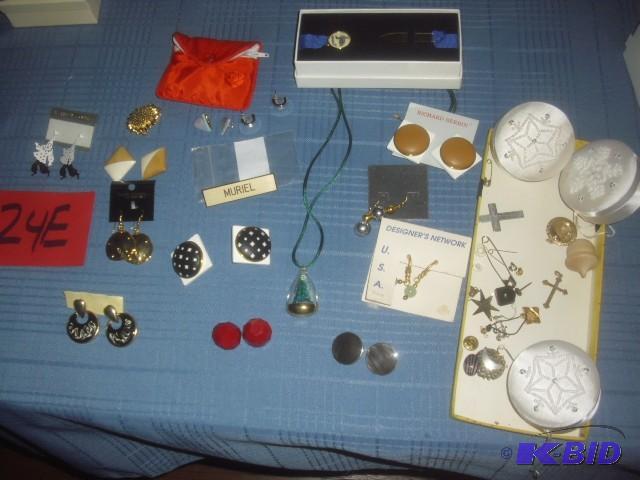 Costume Jewelry, Look at the pictures...
