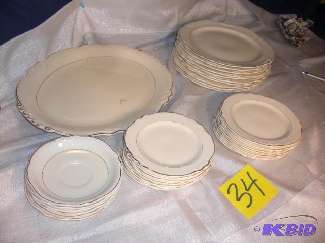 HOMER LAUGHLIN CHINA   8 Dinner plates  7 Sal...