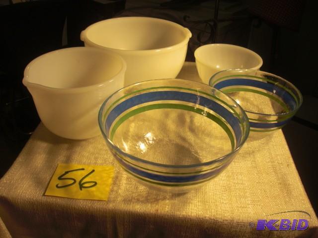 5 Glass Bowls   2 Glass Bake for Sunbeam  1 F...