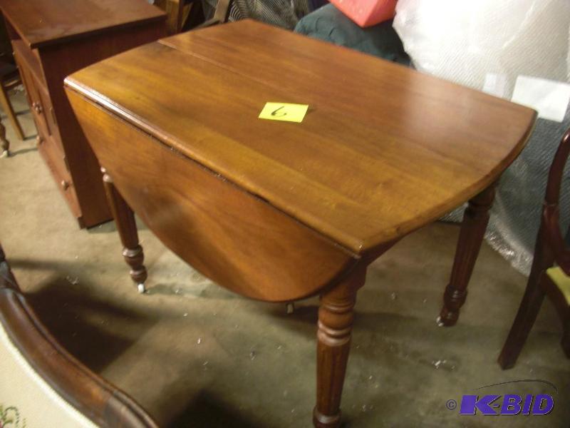 Walnut Dining Room Table.. No chairs.. Drop l...