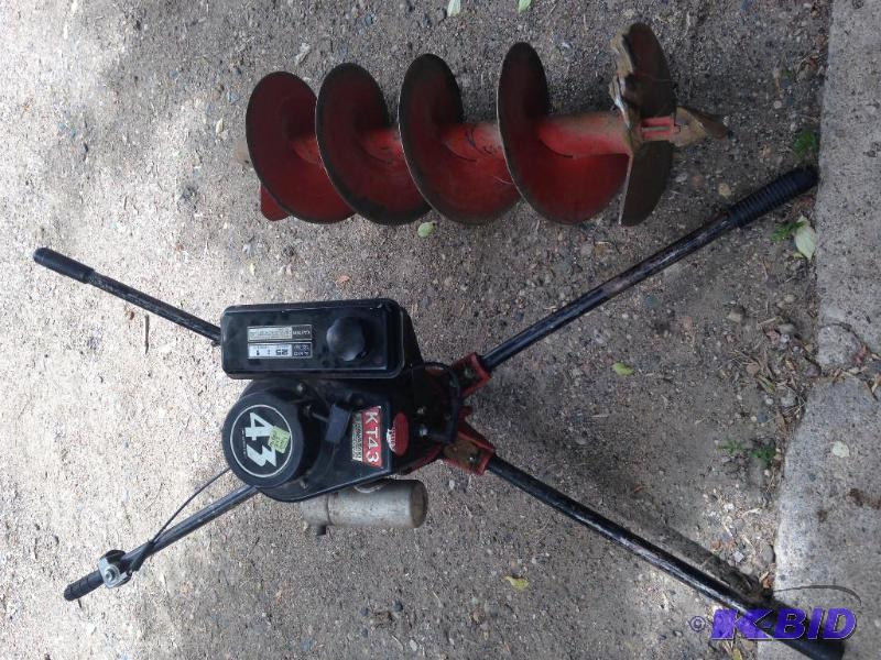 lot 6 image: Post Hole Digger