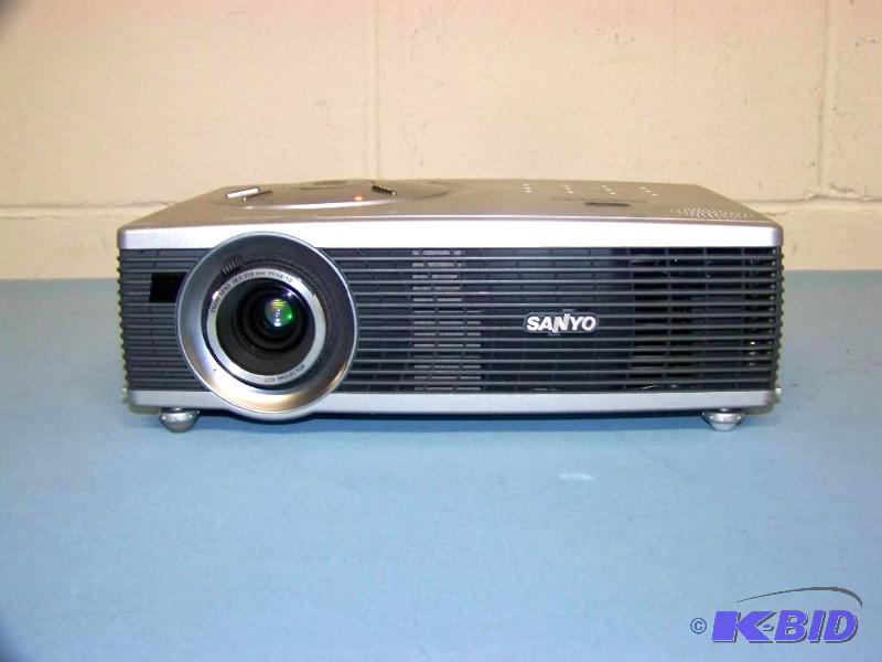 lot 17 image: Sanyo, PLC-SW30, LCD Projector