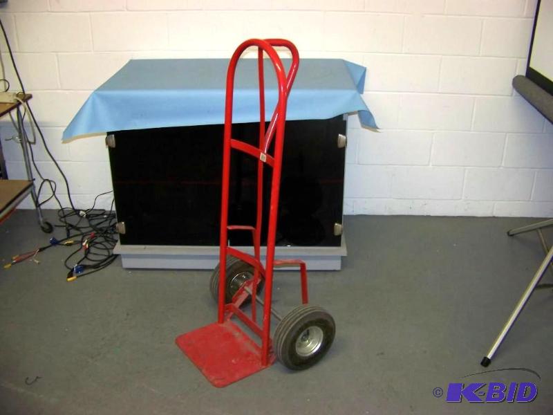 lot 70 image: 2-Wheel Dolly