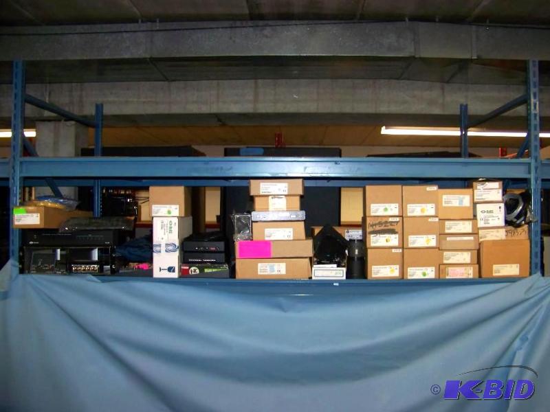 lot 89 image: Shelf lot