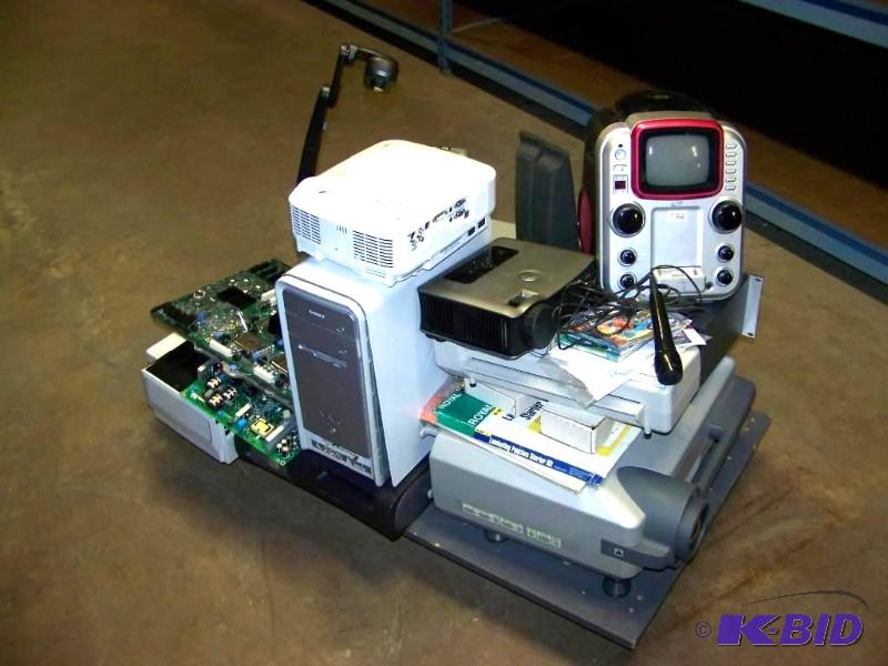 lot 90 image: PARTS  REPAIR lot