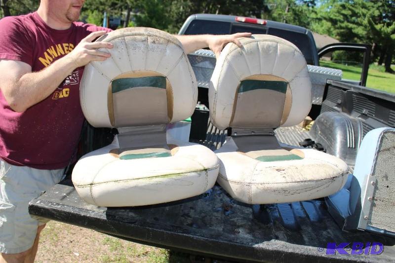 lot 10 image: Lot of (3) BoatPontoon Seats, (2) Same and (...