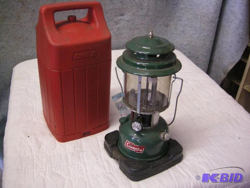lot 15 image: Vintage Coleman 2 mantle lantern