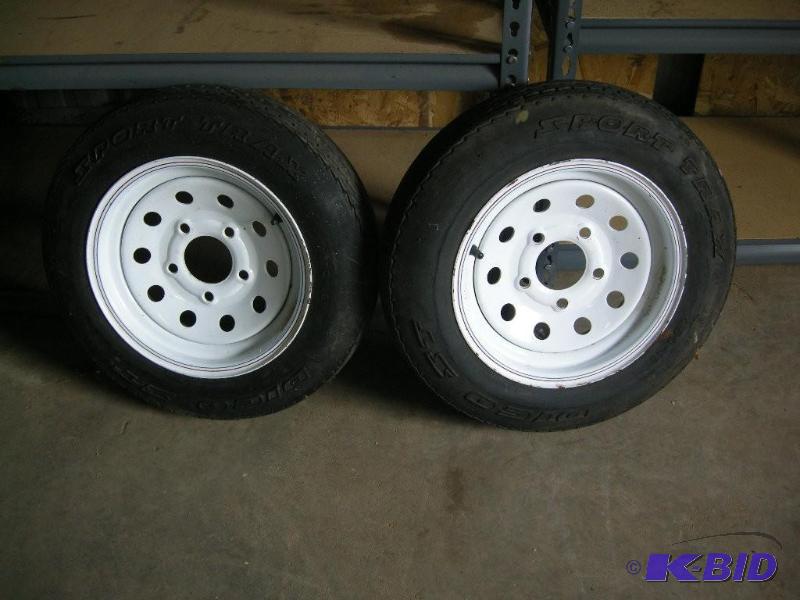 lot 47 image: 2 Trailer Tires