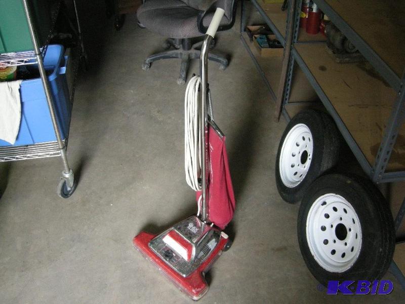 lot 49 image: Sanitaire Quick Kleen Heavy Duty Commercial Vacuum