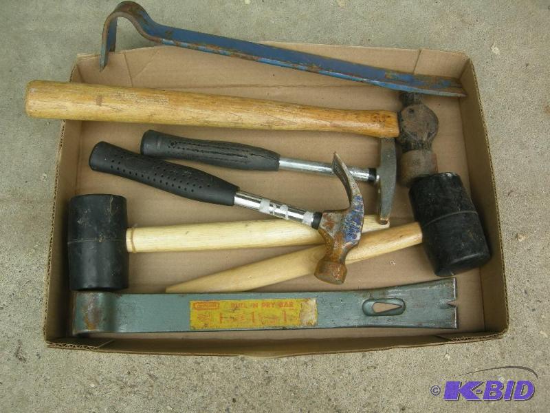 lot 52 image: Group of hammers, pry bars, mallets