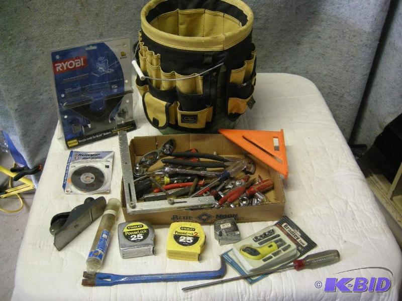 lot 56 image: CLC Bucket Tool Organizer