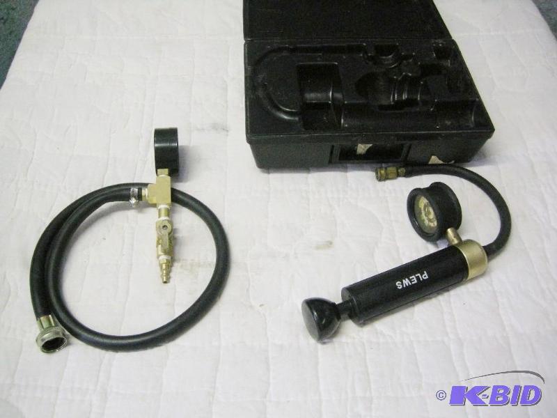 lot 66 image: Plews cooling system tester with case