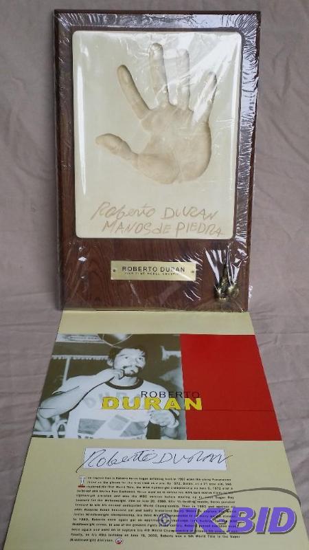 Authentic&nbspboxing series of Roberto Duran...